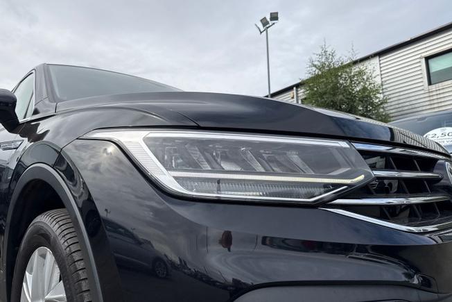 VOLKSWAGEN Tiguan Allspace Photo 19