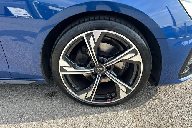 AUDI A4 Photo 25