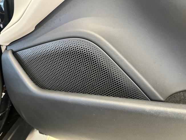 PORSCHE Taycan Photo 20