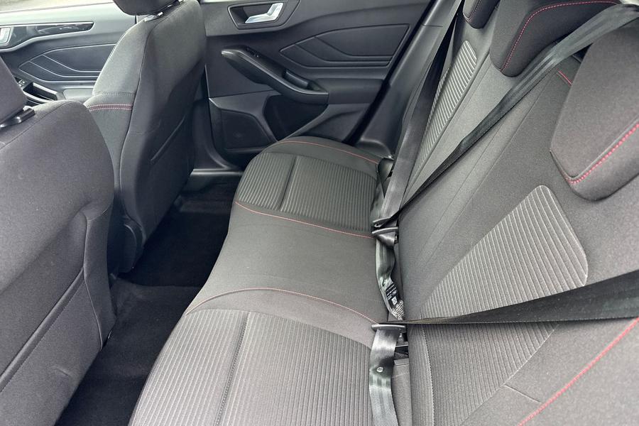 Ford FOCUS Photo autoimg-f97d8b535613654d027bfb4bc092629b3e63d020.jpg