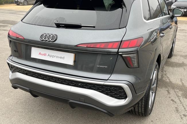AUDI Q3 Photo 18