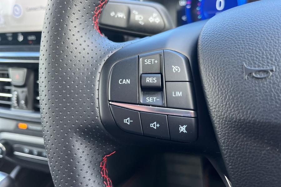 Ford FOCUS Photo autoimg-f97f92d8f0fb48d9a80dab6bee329ca529239516.jpg