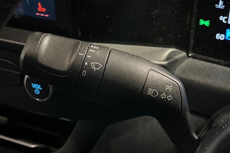 Used Ford TRANSIT CUSTOM LG24VMO 39