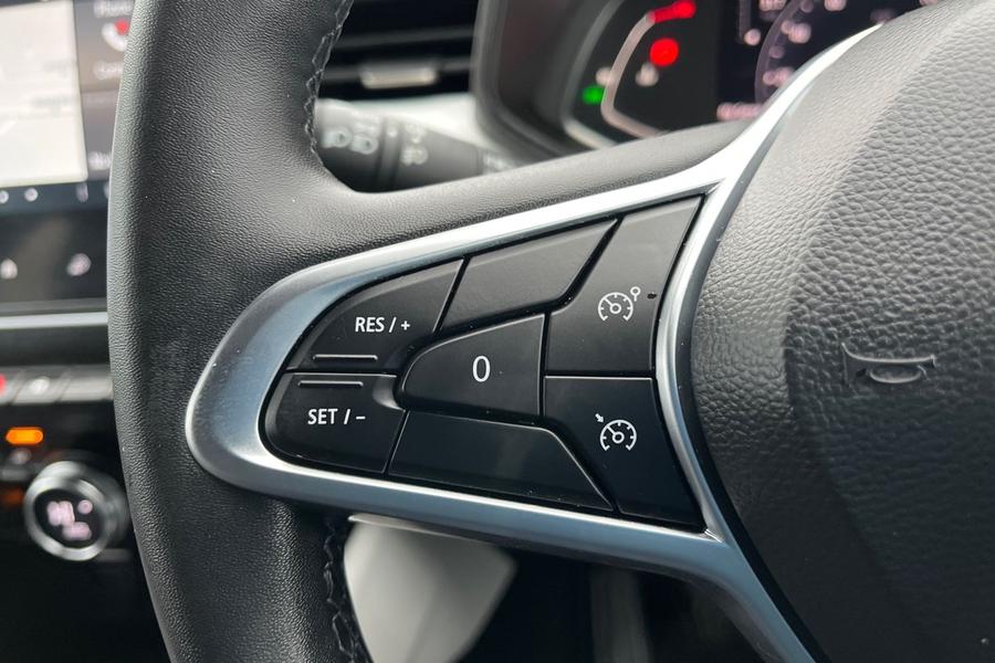 Renault Clio Photo autoimg-f988c650f3b2b1322fccbc6293f1feaa5ba3e1c6.jpg