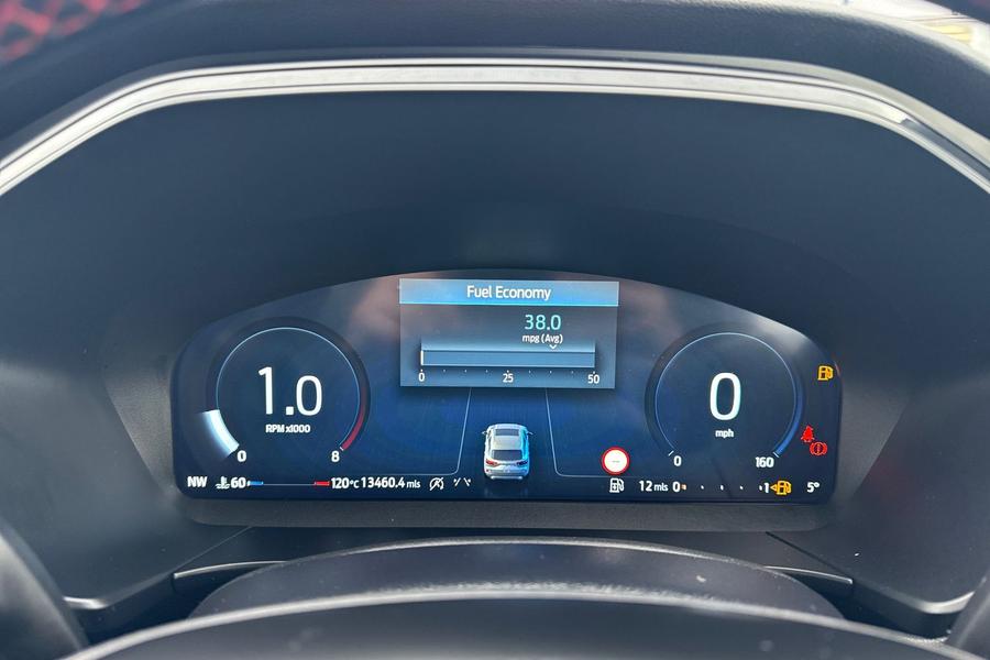 Ford KUGA Photo autoimg-f98cc51597f438c57e079d3e1aa302f91f0c3339.jpg