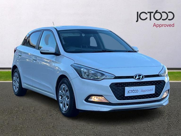 Used 2015 HYUNDAI i20 1.2 Blue Drive S Air Hatchback 5dr Petrol Manual Euro 6 (s/s) (75 ps) White at JCT600