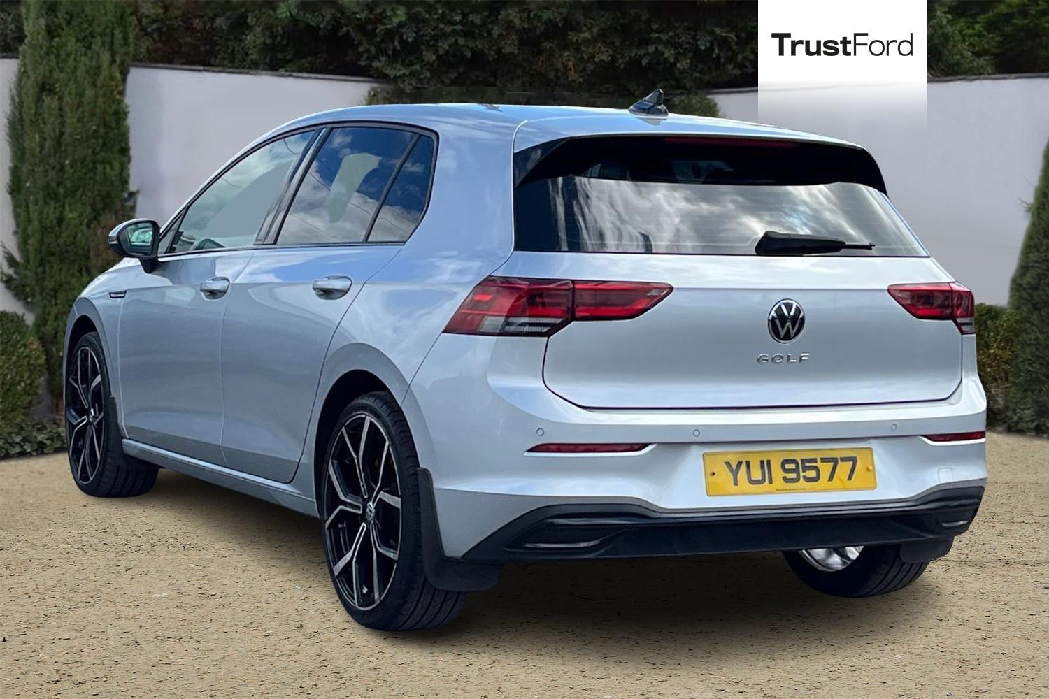 Volkswagen GOLF Photo 1