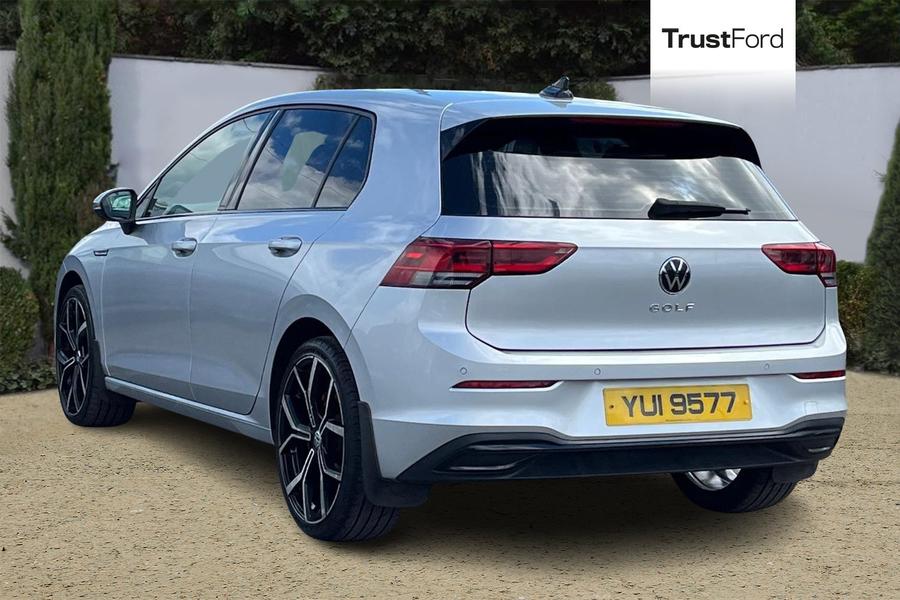 Volkswagen GOLF Photo autoimg-f992950422eafc57dd3466310ab48a2f7498e568.jpg