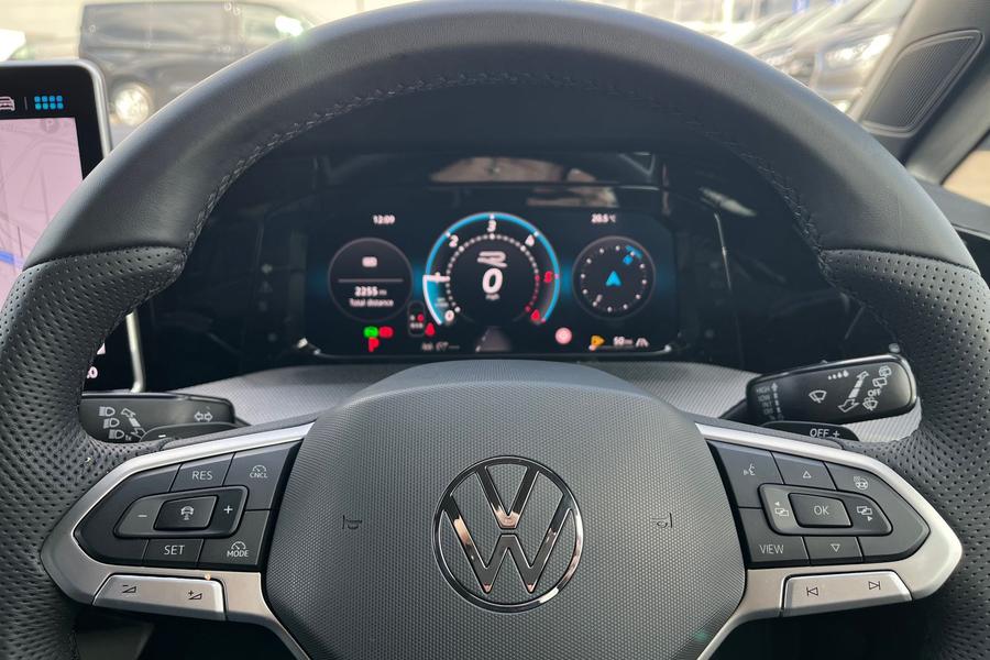 Volkswagen Golf Photo autoimg-f994aa12e661d3527f18b74ba6a27be712ae6ba0.jpg