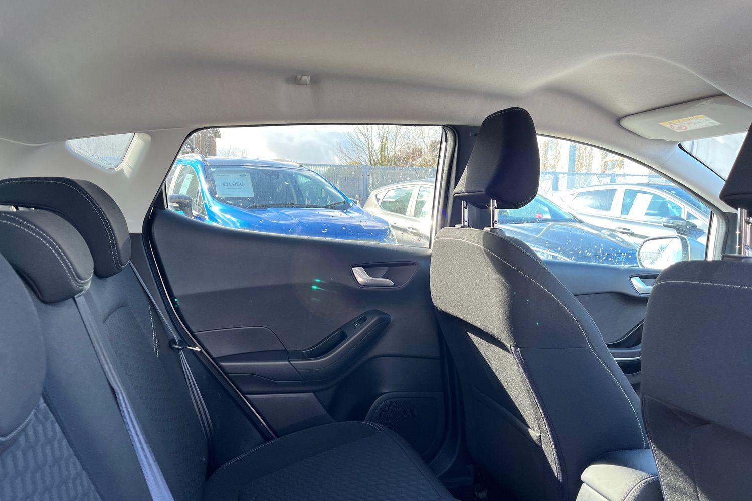 Ford FIESTA Photo 37