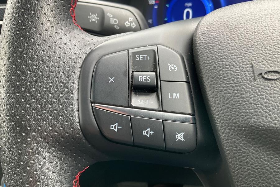 Ford KUGA Photo autoimg-f998095f24a7cc29ed216f2088efdb2d155ab323.jpg
