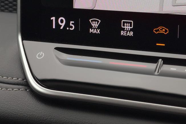 VOLKSWAGEN Tiguan Photo 24