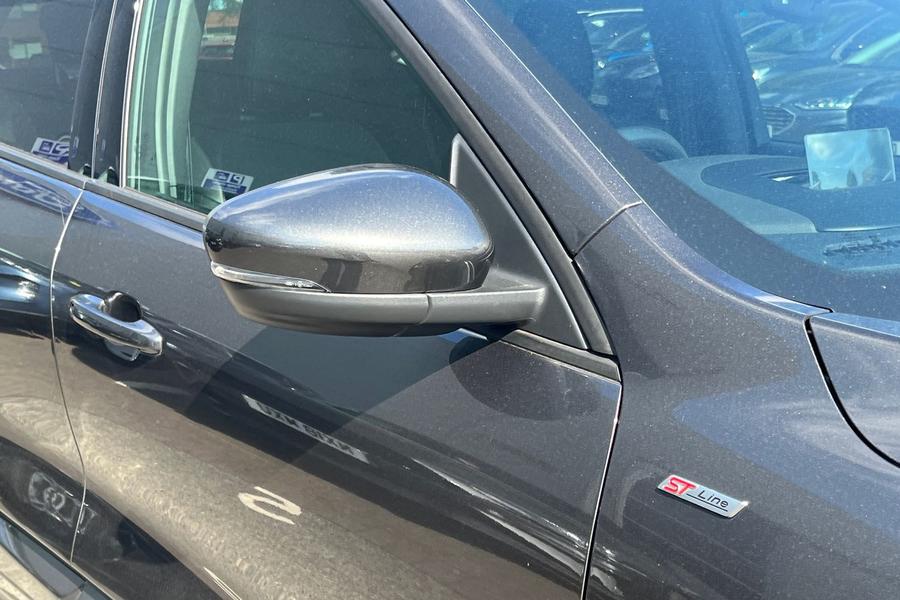 Ford KUGA Photo autoimg-f99f20046645db3b577a6728f6d5fc353a24e23e.jpg