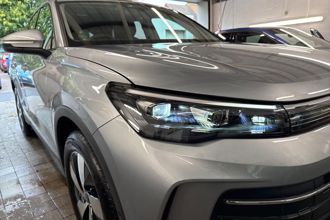 VOLKSWAGEN Tiguan Photo 19