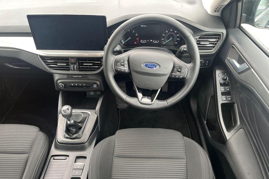 Ford Focus Photo autoimg-f9a633b4fb147ed22e8a706b876992ef90c7cf48.jpg