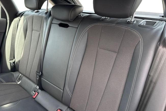 AUDI A4 Avant Photo 9