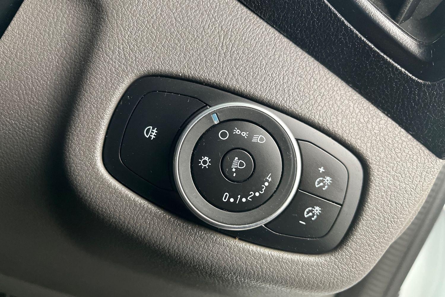 Ford TRANSIT CONNECT Photo 8