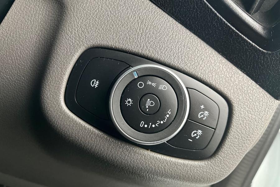 Ford TRANSIT CONNECT Photo autoimg-f9ab2480468c6c456cc3ed471fa94f04b5497cb7.jpg
