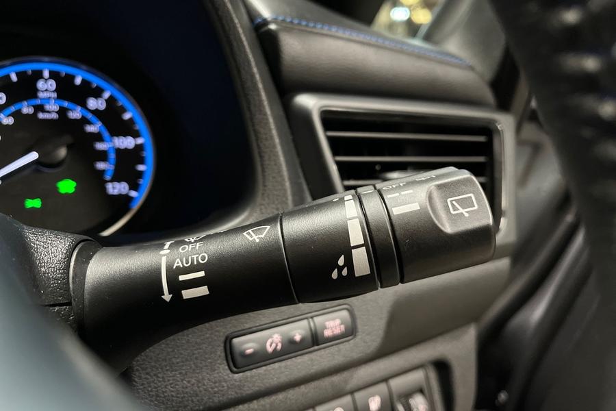 Nissan LEAF Photo autoimg-f9abb7a321cbe2d8837e1ae3f95a2dafd00834d5.jpg