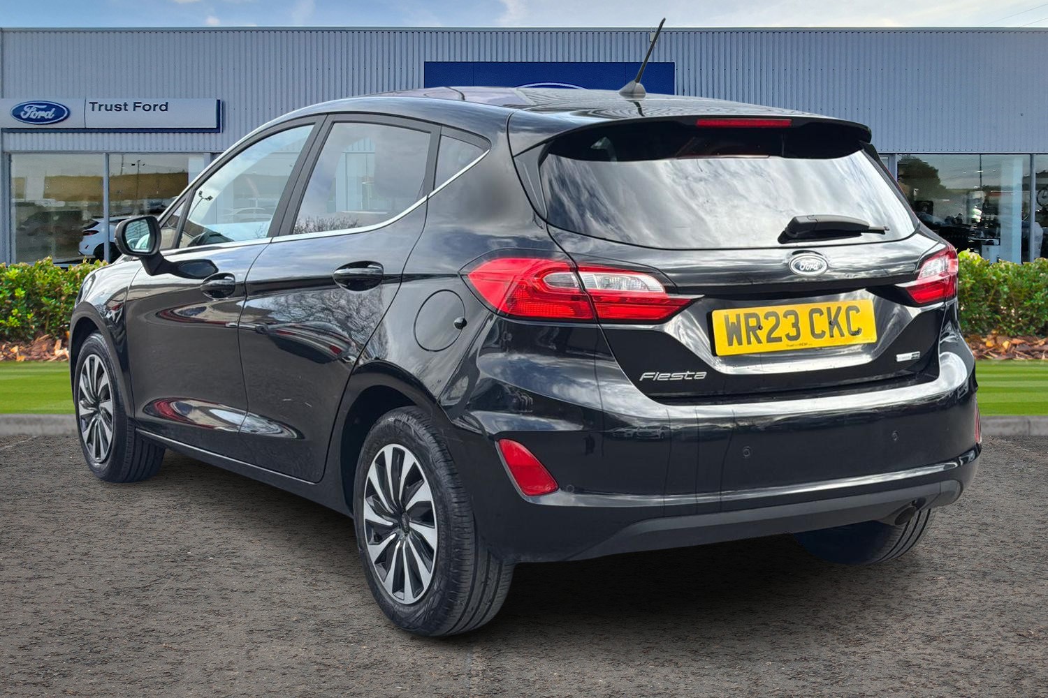 Ford FIESTA Photo 1