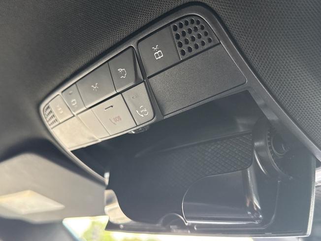MERCEDES-BENZ GLC Photo 37