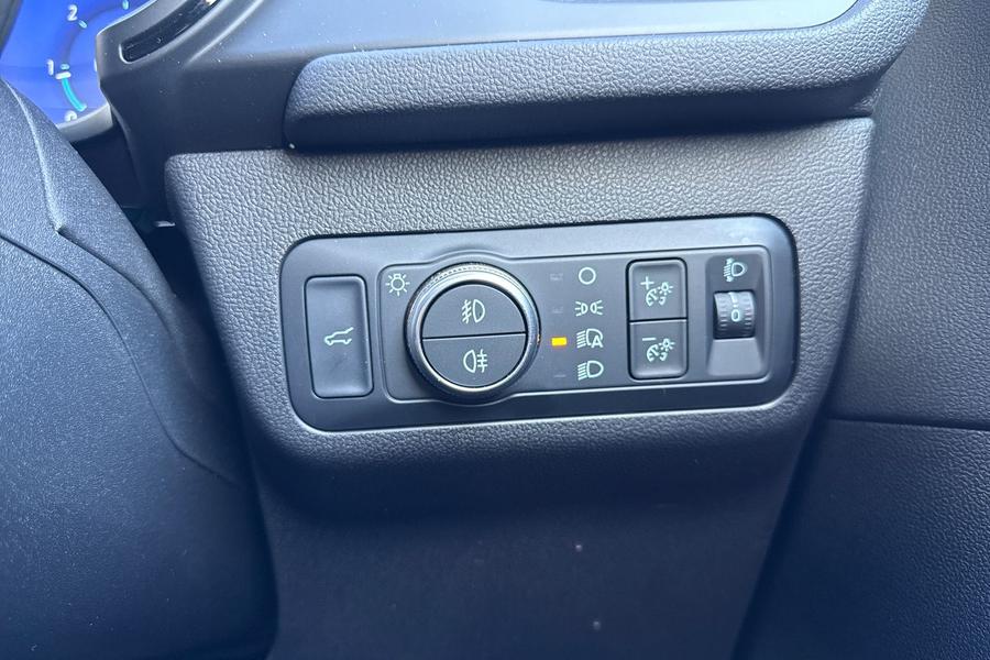 Ford KUGA Photo autoimg-f9b55491bd22ef1eeb427c158c03556643a6b716.jpg