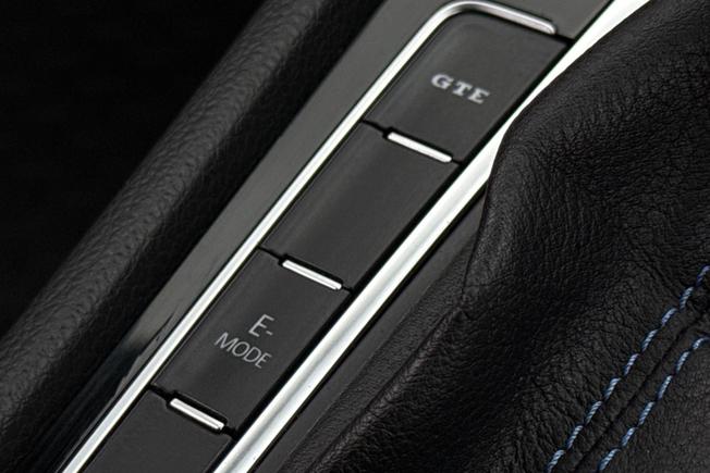 Volkswagen Golf Photo 25