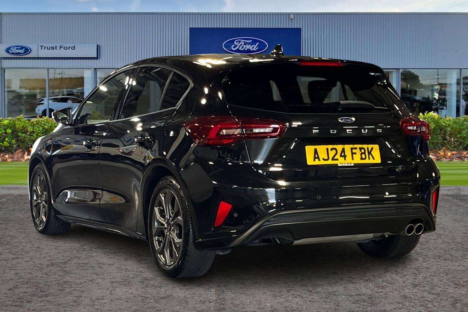 Ford FOCUS Photo 1