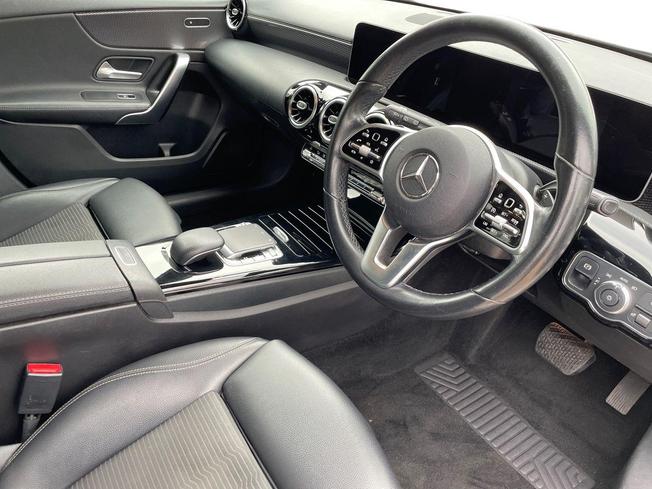 MERCEDES-BENZ A Class Photo 6