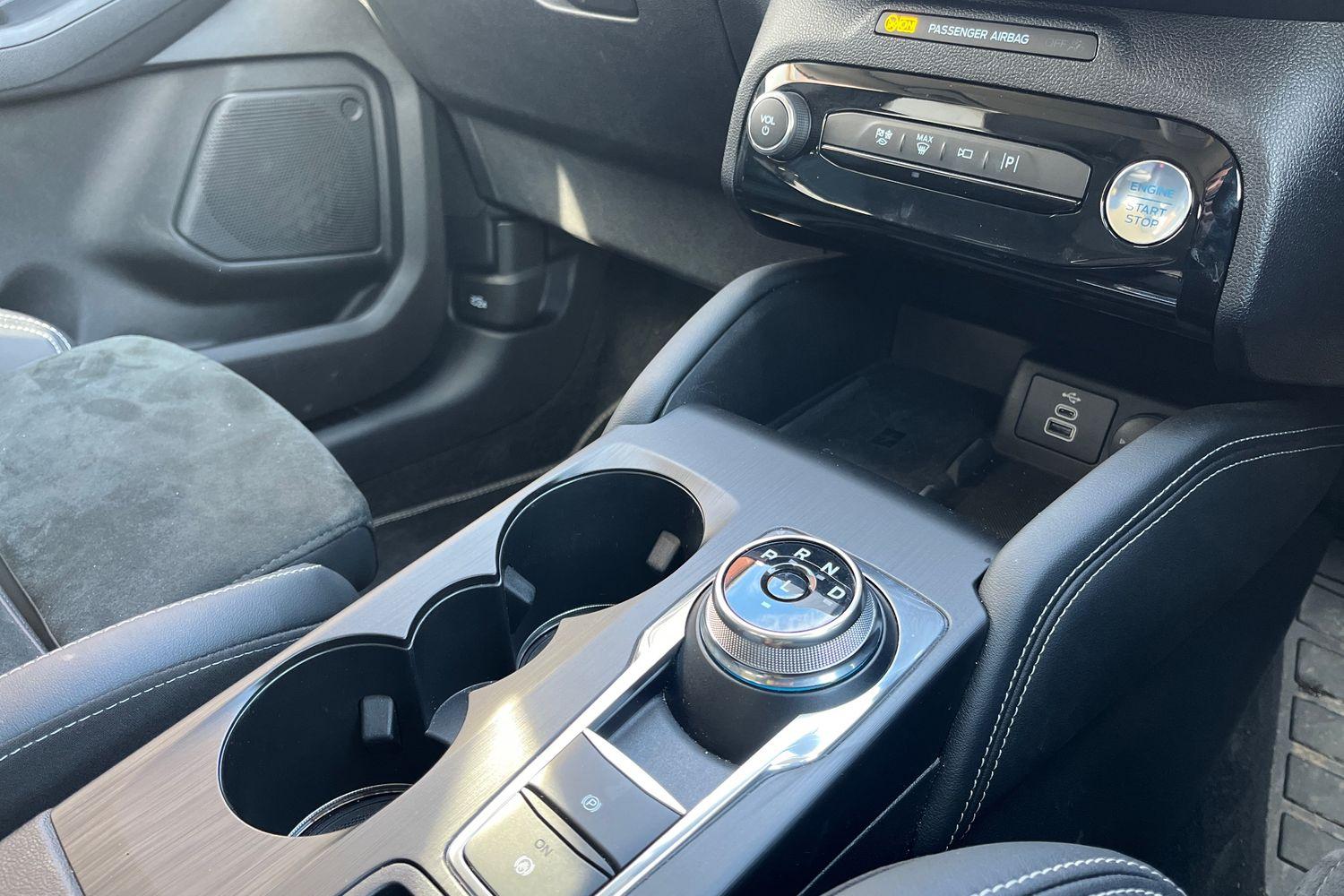 Ford KUGA Photo 32