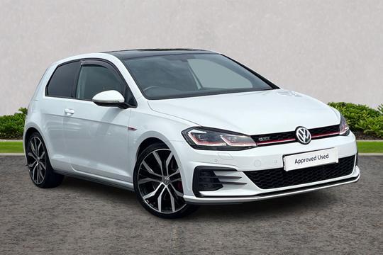 Volkswagen Golf Photo autoimg-f9c450a66bd3e0646f806ffad324a7d74beec942.jpg