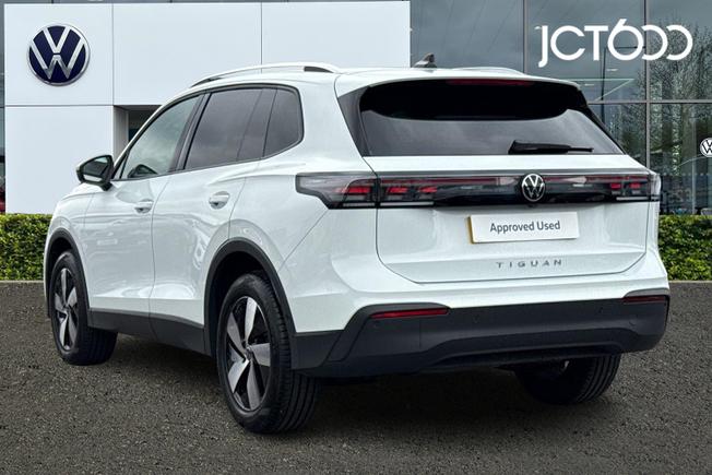 VOLKSWAGEN Tiguan Photo 3