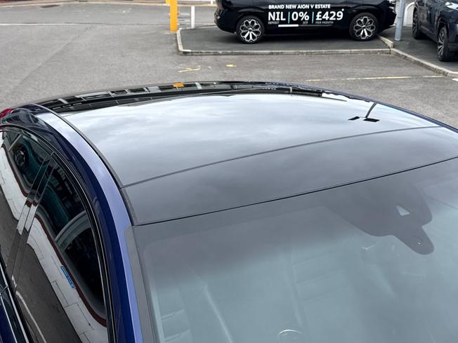 PORSCHE Panamera Photo 32