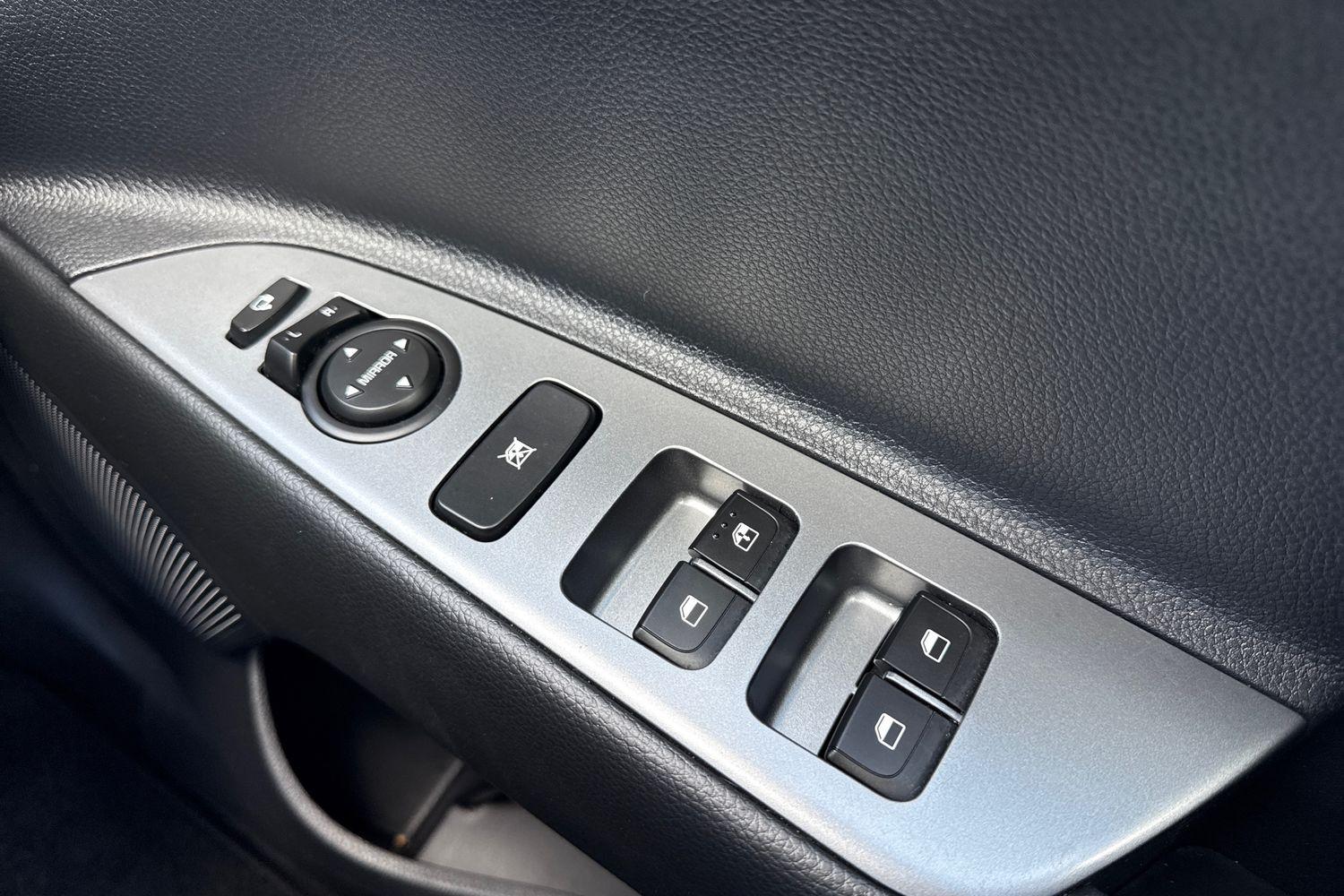 Kia STONIC Photo 15