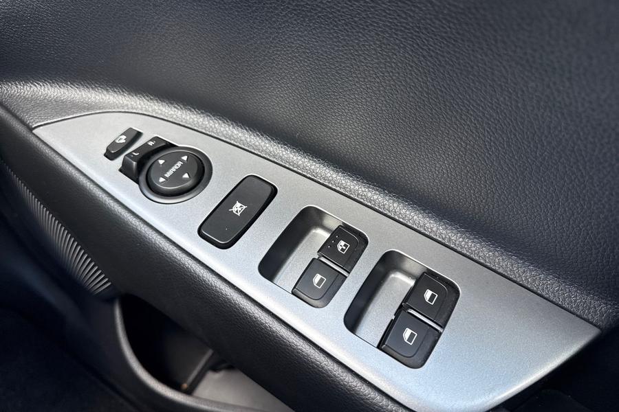 Kia STONIC Photo autoimg-f9c9f41492416c200a76bec8701846721a98e691.jpg