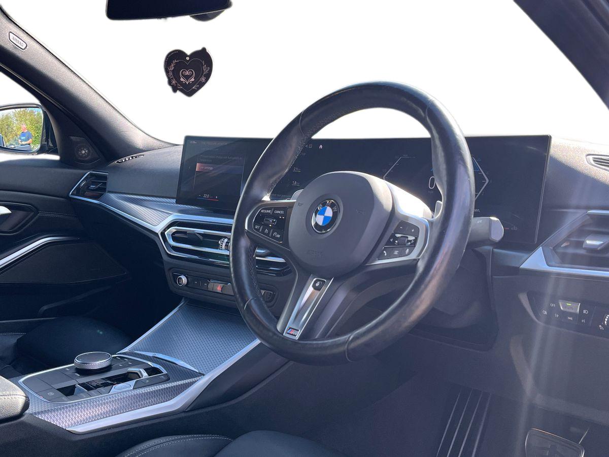 BMW 3 Series Photo 19