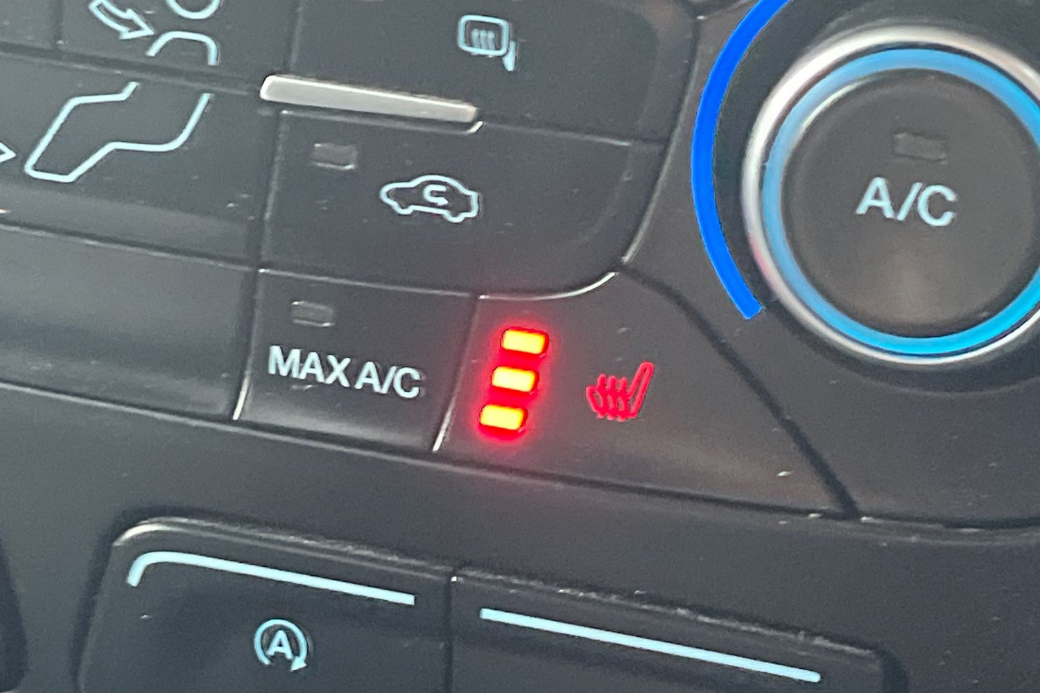 Ford TRANSIT CONNECT Photo 15