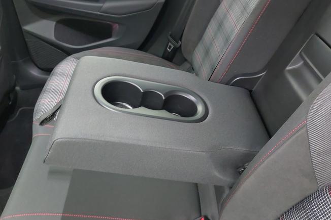 VOLKSWAGEN Golf Photo 31