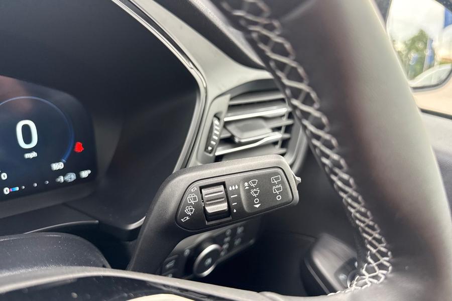 Ford KUGA Photo autoimg-f9dd29b5d482e166771168f90bfc1b596cbd96b6.jpg