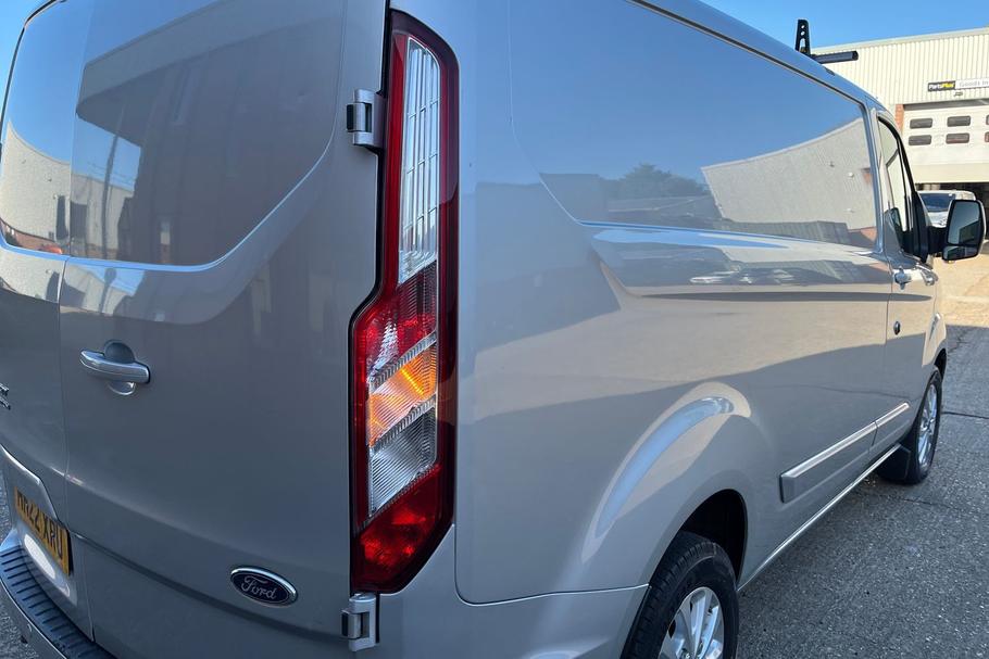 Used FORD TRANSIT CUSTOM HN22XRU 39