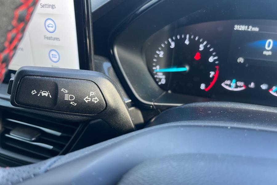 Ford FOCUS Photo autoimg-f9e16ce38b39e95bd47a2ba3f2a52746ba09f78d.jpg