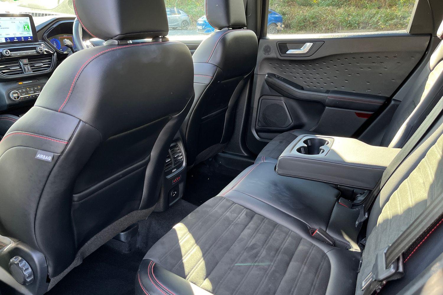 Ford KUGA Photo 35