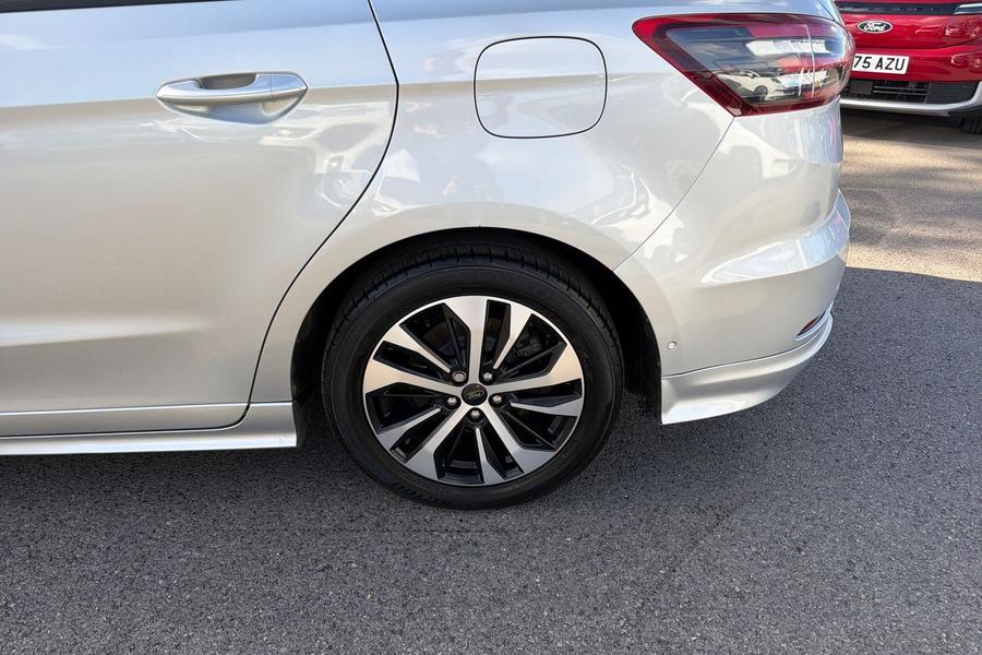 Ford S-Max Photo autoimg-f9e8f0b3ebd67382dc307ef3b53dcc362f7aee8a.jpg