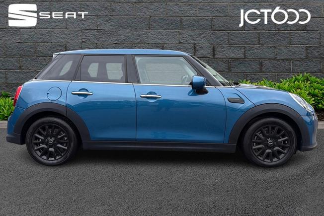 MINI Hatchback Photo 4