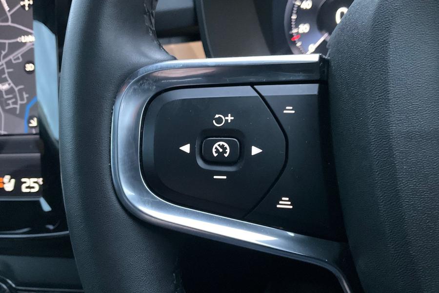 Volvo XC40 Photo autoimg-f9eec8d4548c017ac65cbe4cf0b4d65555d000ad.jpg