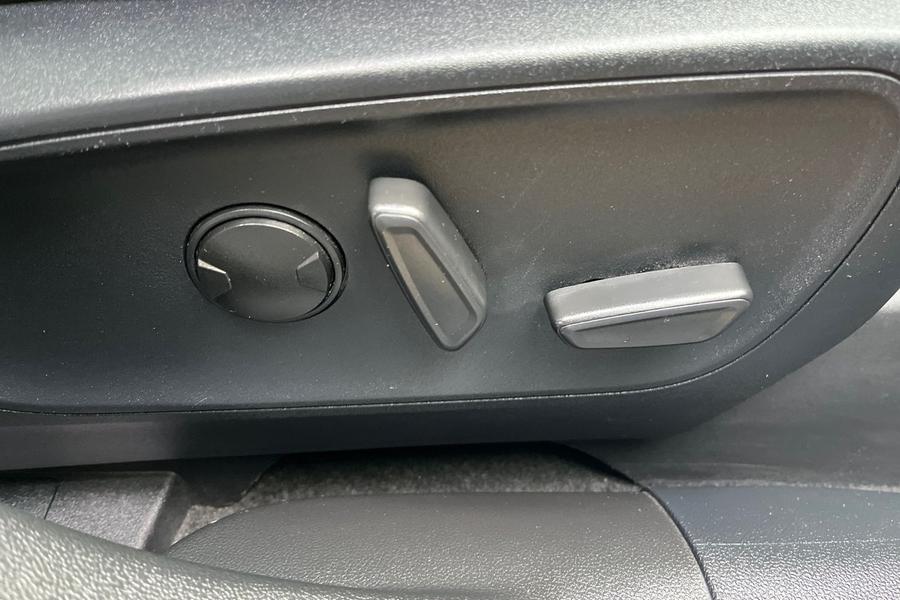 Ford Kuga Photo autoimg-f9f3f313ece66e0d3eb5c3c639b4f68cd36d7370.jpg