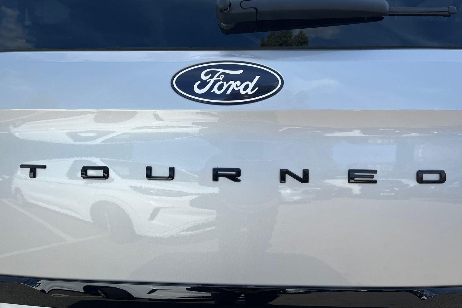 Ford TOURNEO CUSTOM Photo 19