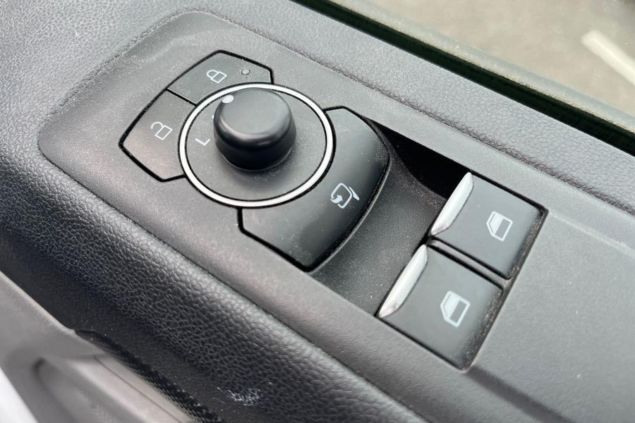 Ford TRANSIT CUSTOM Photo autoimg-f9f6ebb4f04fa6d6b932d285d8eb5291fe3ed422.jpg