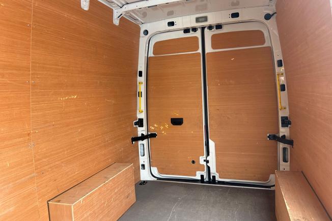 Volkswagen Crafter Photo 9