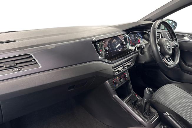 VOLKSWAGEN Polo Photo 2